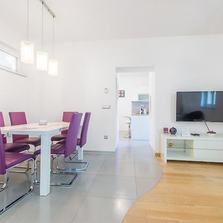 Fine Apartment Janeza Pavla Любляна Екстериор снимка