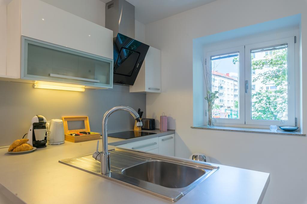 Fine Apartment Janeza Pavla Любляна Екстериор снимка